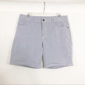 Lee Riders Stretch Seer Sucker Shorts, Size 14, Blue White